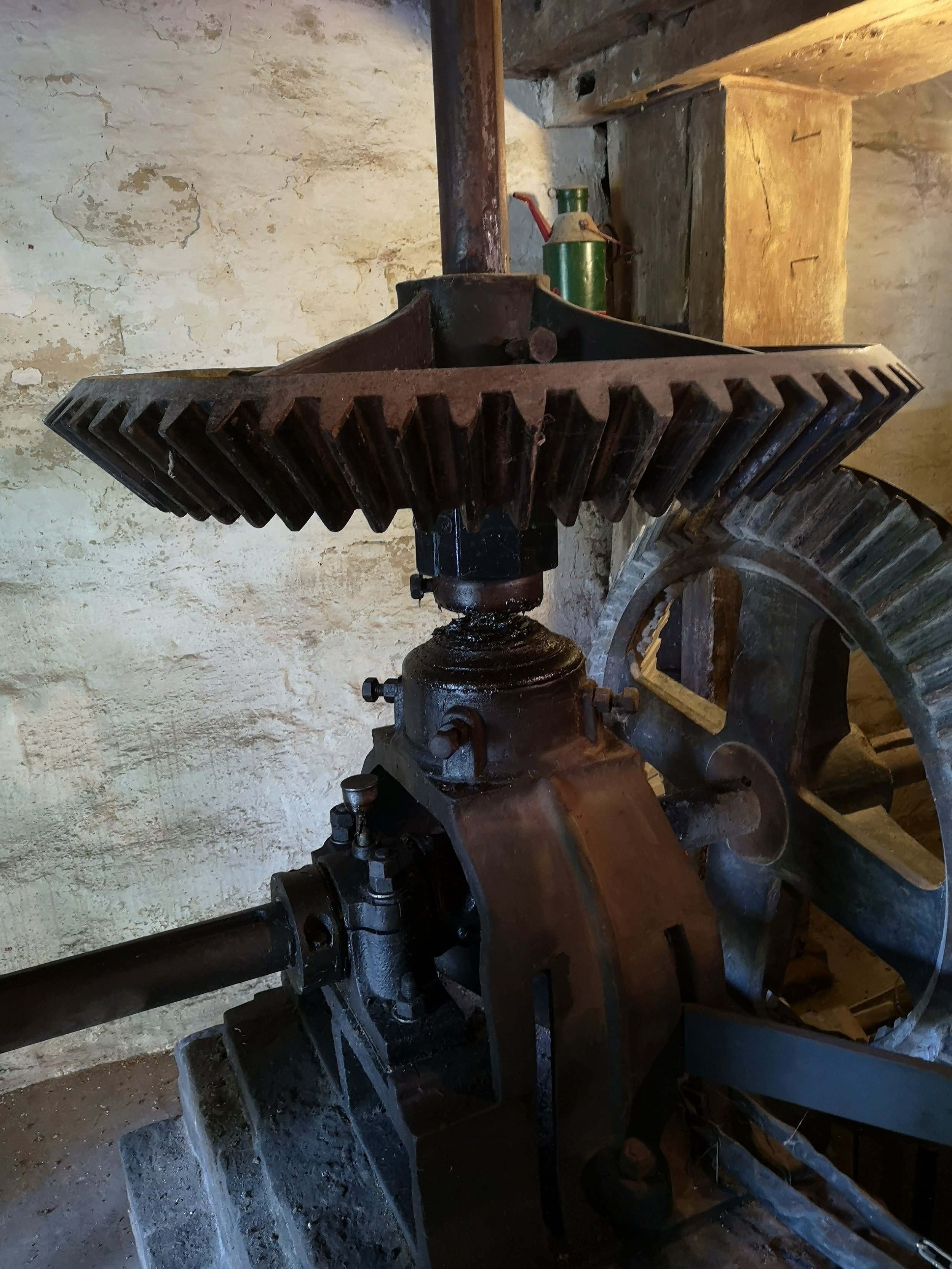 Machanics of the Schaloen water powered mill