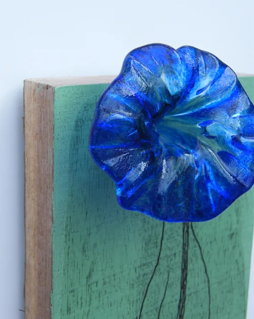 Cobalt Flower, Green Vase, detail