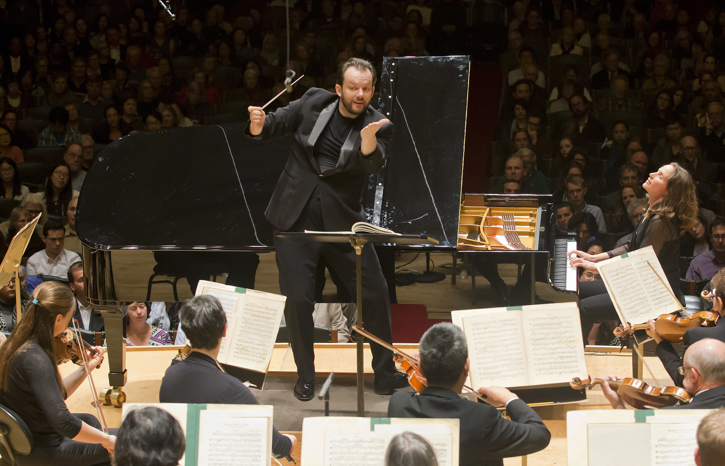 Andris Nelsons conducts the Boston Symphony Orchestra, with soloist Hélène Grimaud. Nov. 8, 2016. Winslow Townson photograph.