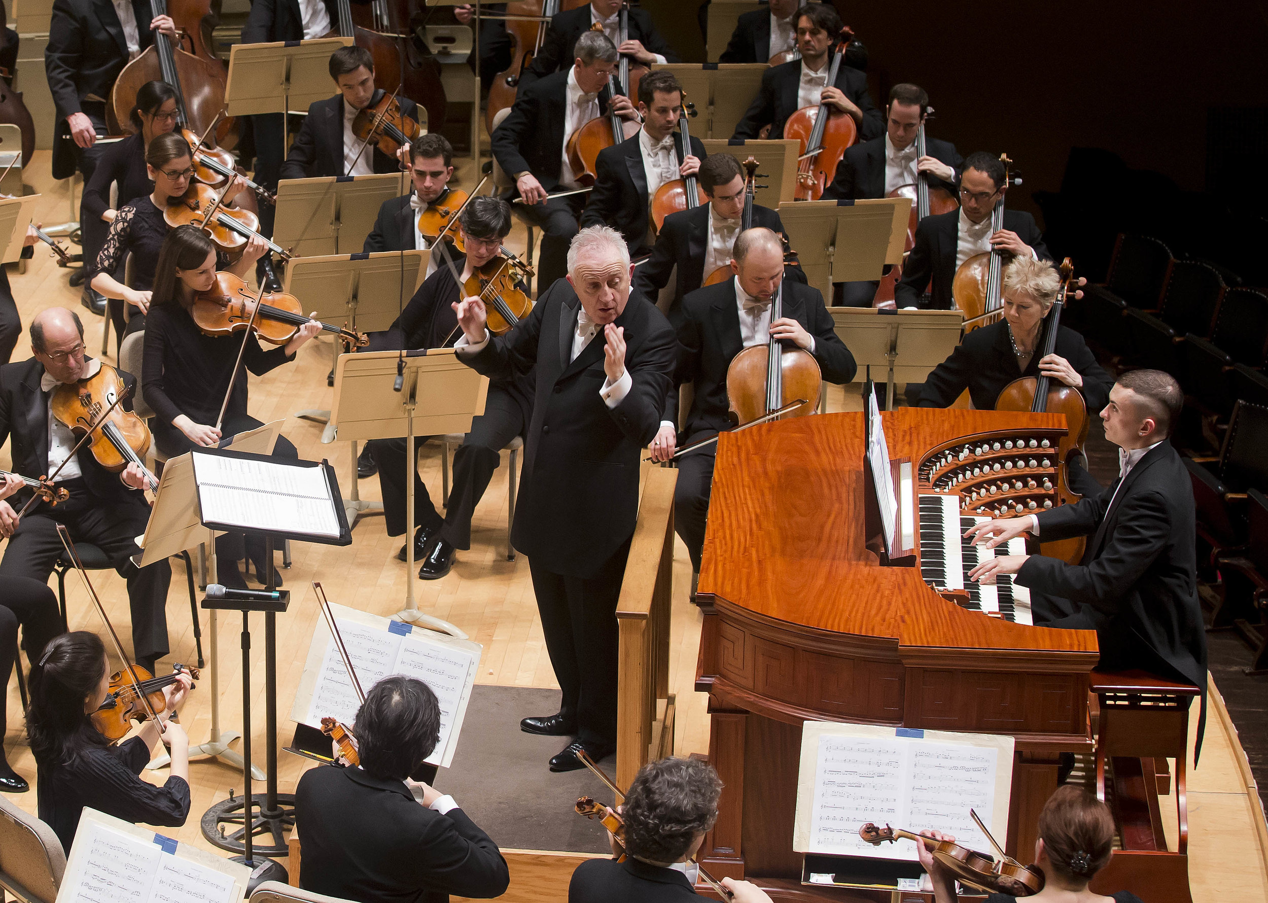 Bramwell Tovey conducts the Boston Symphony Orchestra with organ soloist Cameron Carpenter, Thursday, Jan. 12, 2017, at Symphony Hall. Winslow Townson photograph.