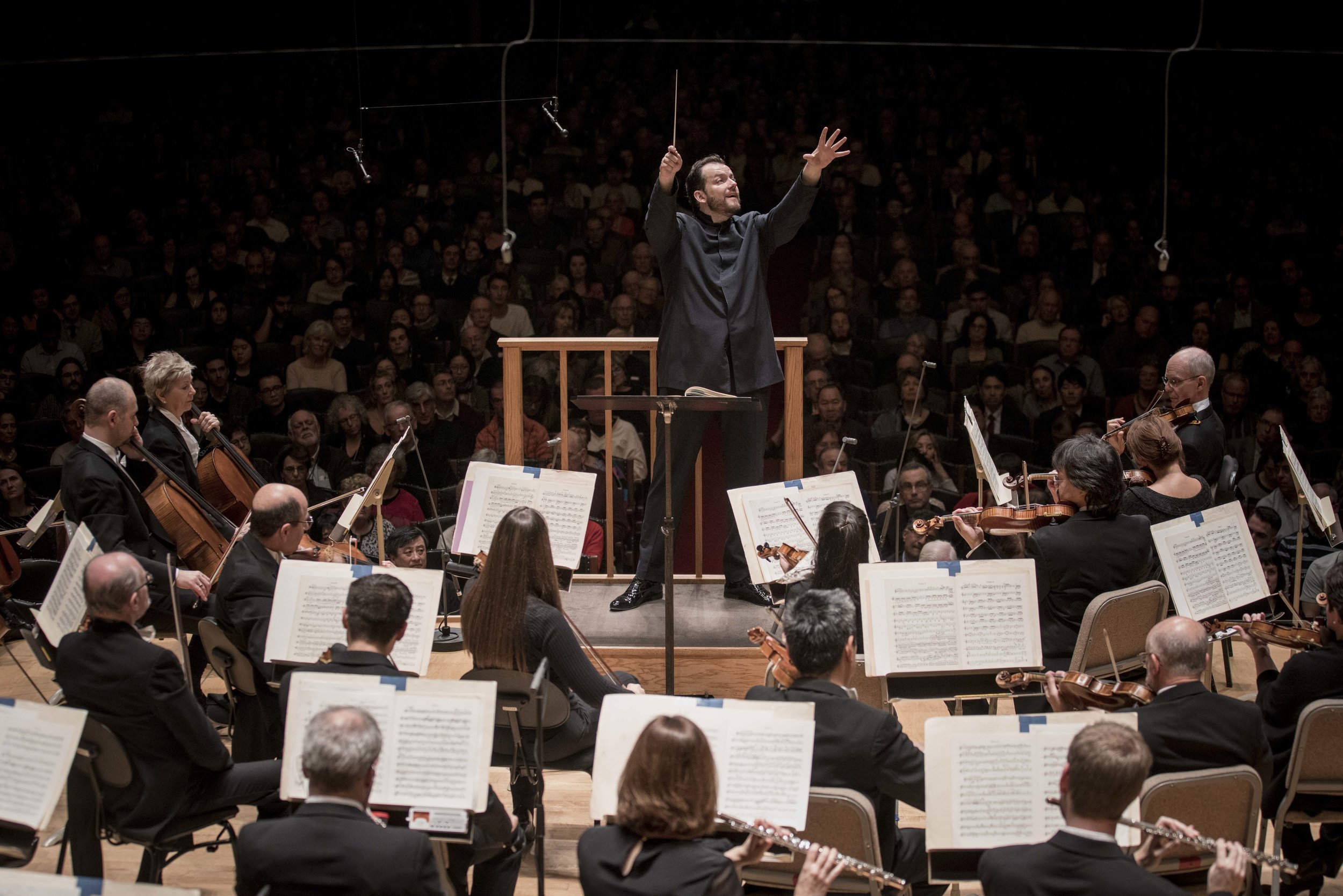Andris Nelsons conducts the Boston Symphony Orchestra. Marco Borggreve photograph