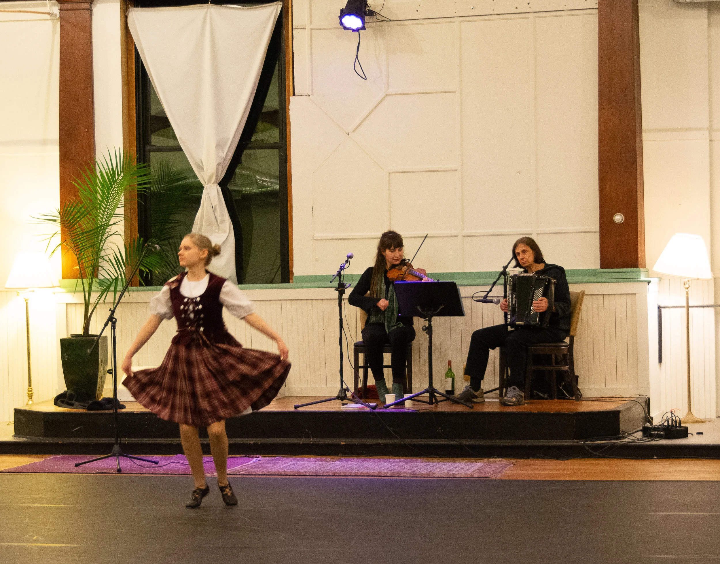 Robert Burns night at Movement Arts in Gloucester. Matthew Swift photograph