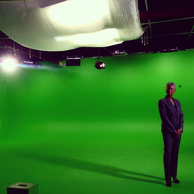 Full Green Screen Available