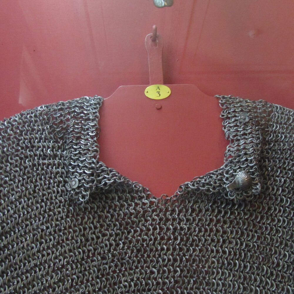 wallace+collection+chainmail+detail+collar.jpg