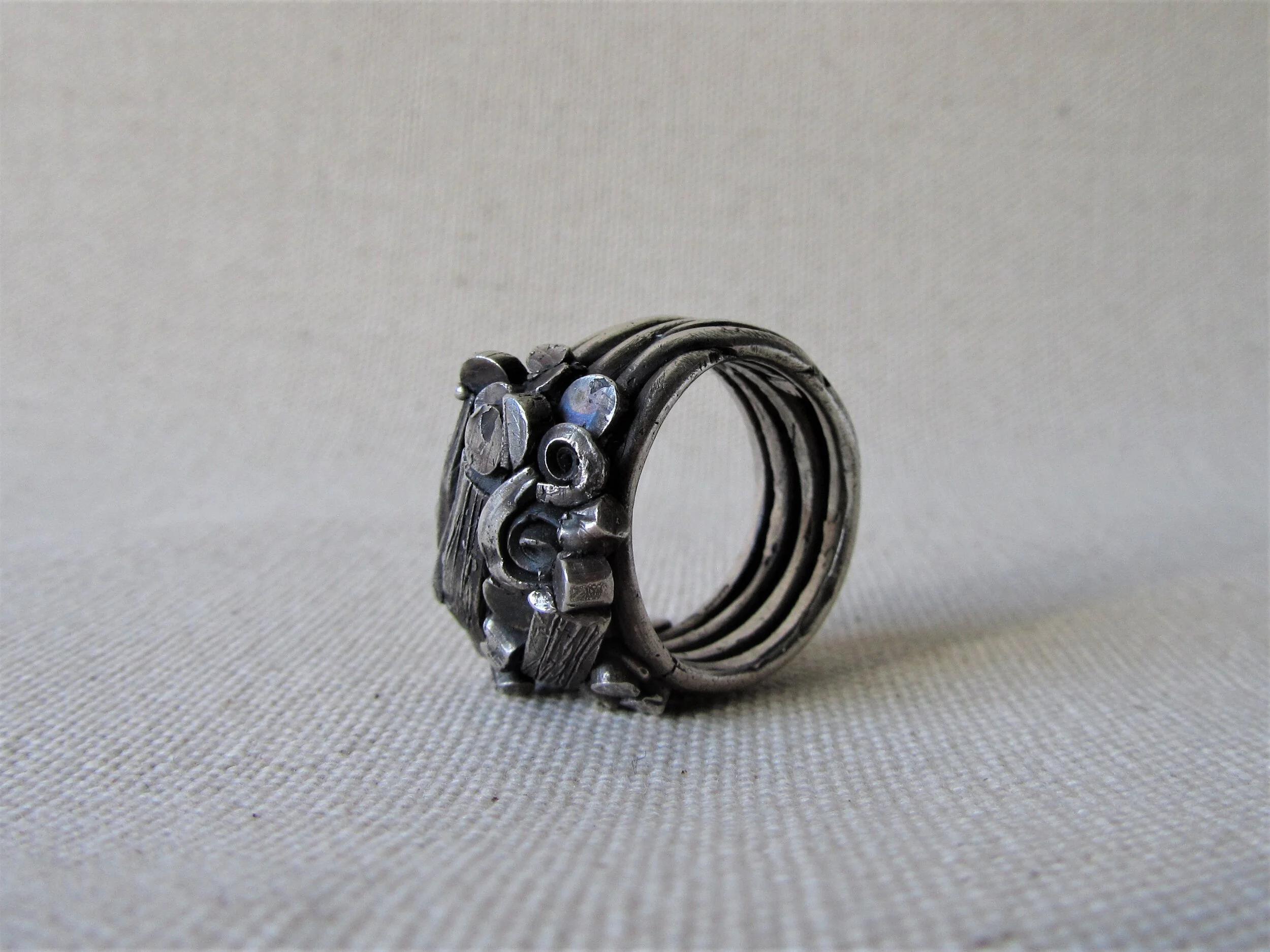 jade mellor silver caddis case cluster ring 4 strand 10.JPG