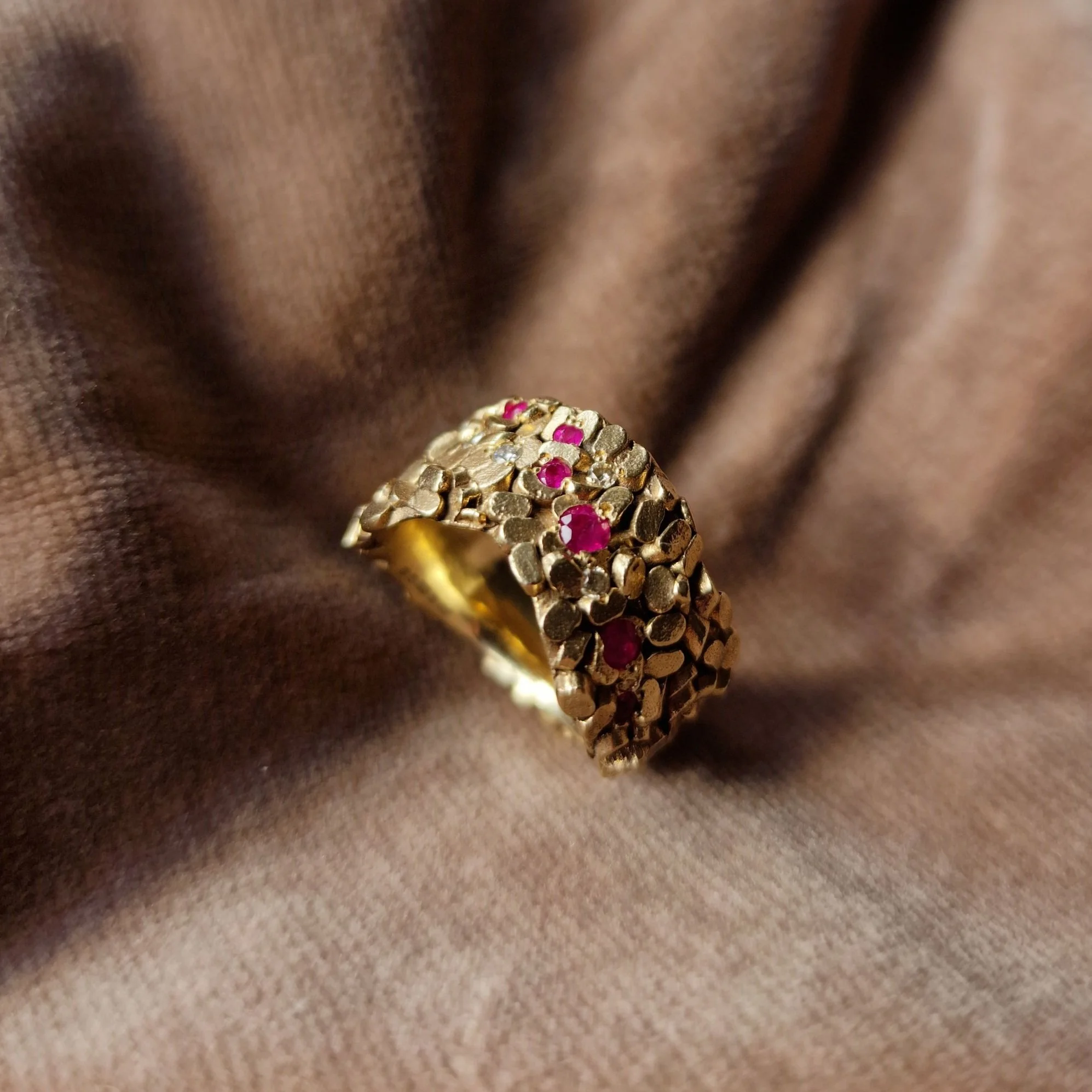 jade+mellor+ruby+ring+with+diamonds+in+gold+4+smaller.jpg