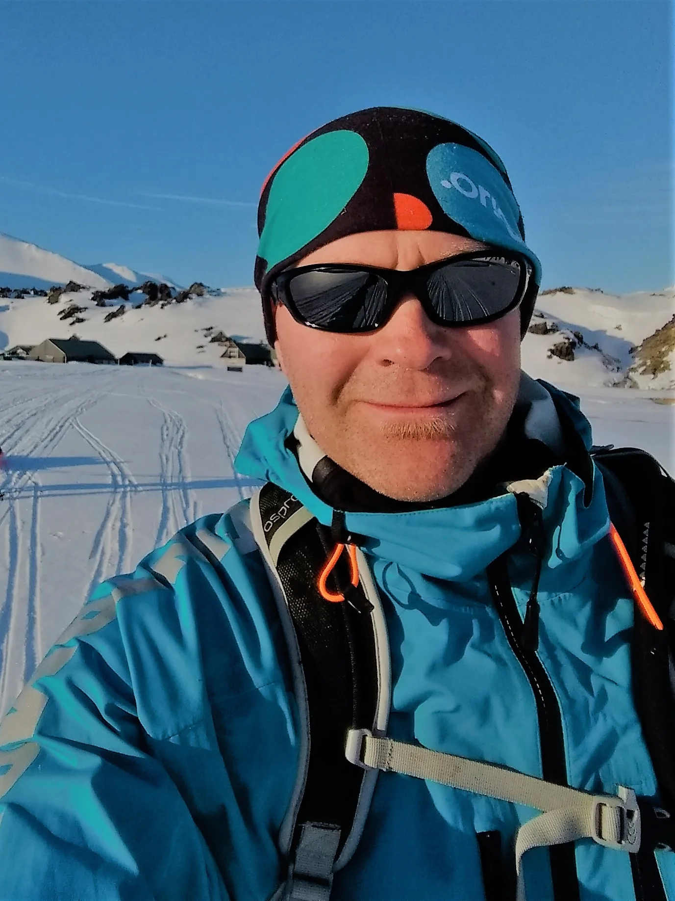 hiking on snæfellsjökull.jpg