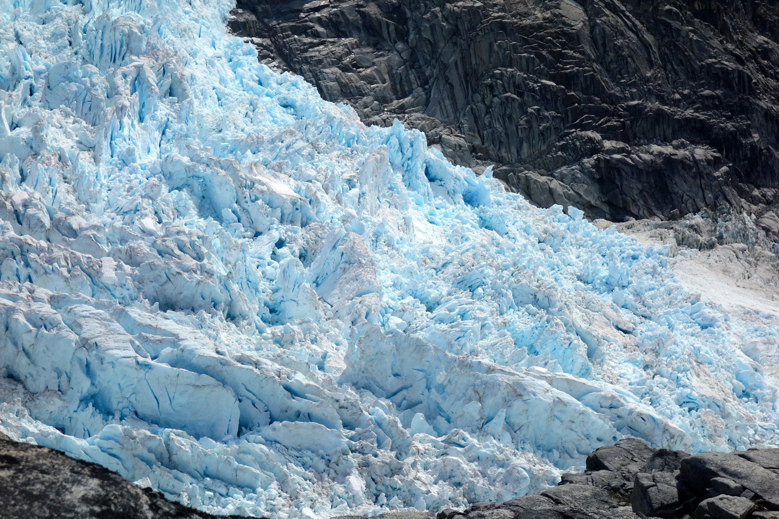 The Vaughan Lewis Icefall. Photo by Allen Pope.