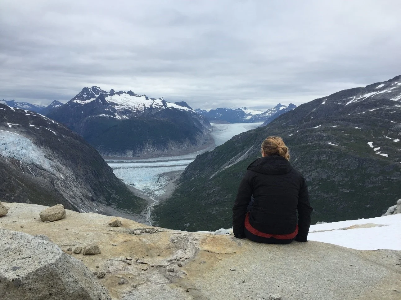 Looking out at the view on the first day. Avalanche Canyon, in the middle ground, is vegetated. In the background the Bucher and Gilkey glaciers flow through the Gilkey Trench and out the left side of the frame. Photo credit: Kara Vogler.