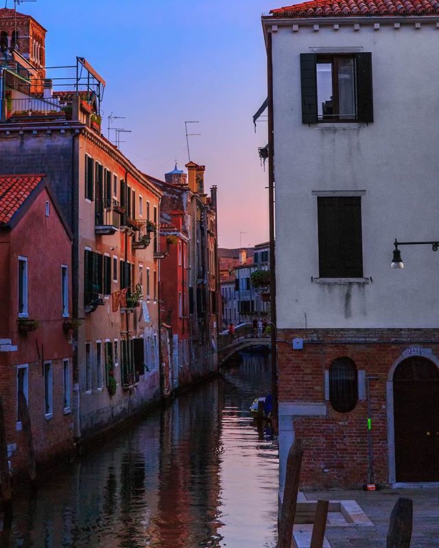 Sunset in Venice, Italy #canonphotography #canon6d #italy #venice #venezia