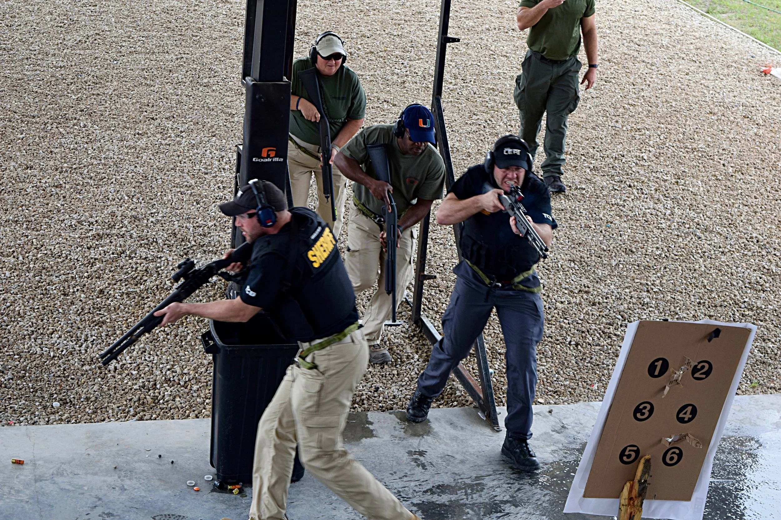 Operators from Kent County SO MI and Palm Beach COunty Sheriff Office, undergo training in Active Shooter in a Correctional Setting