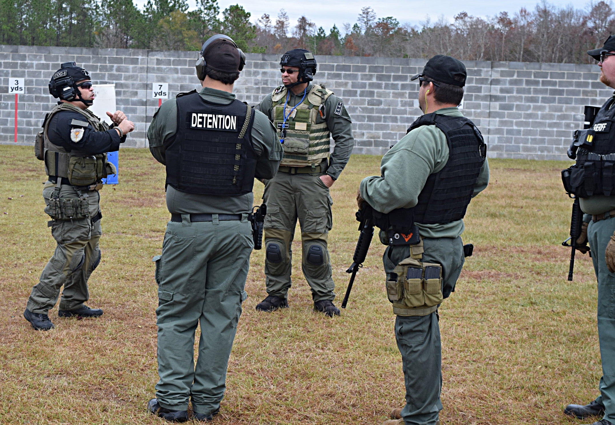 Operators from various departments from South Carolina and Santa Rosa County Sheriff Office FL attend a High Risk, Profile, Value Inmate Transportation Course. TOG-US Instructors are used to leading from the front by experience. 