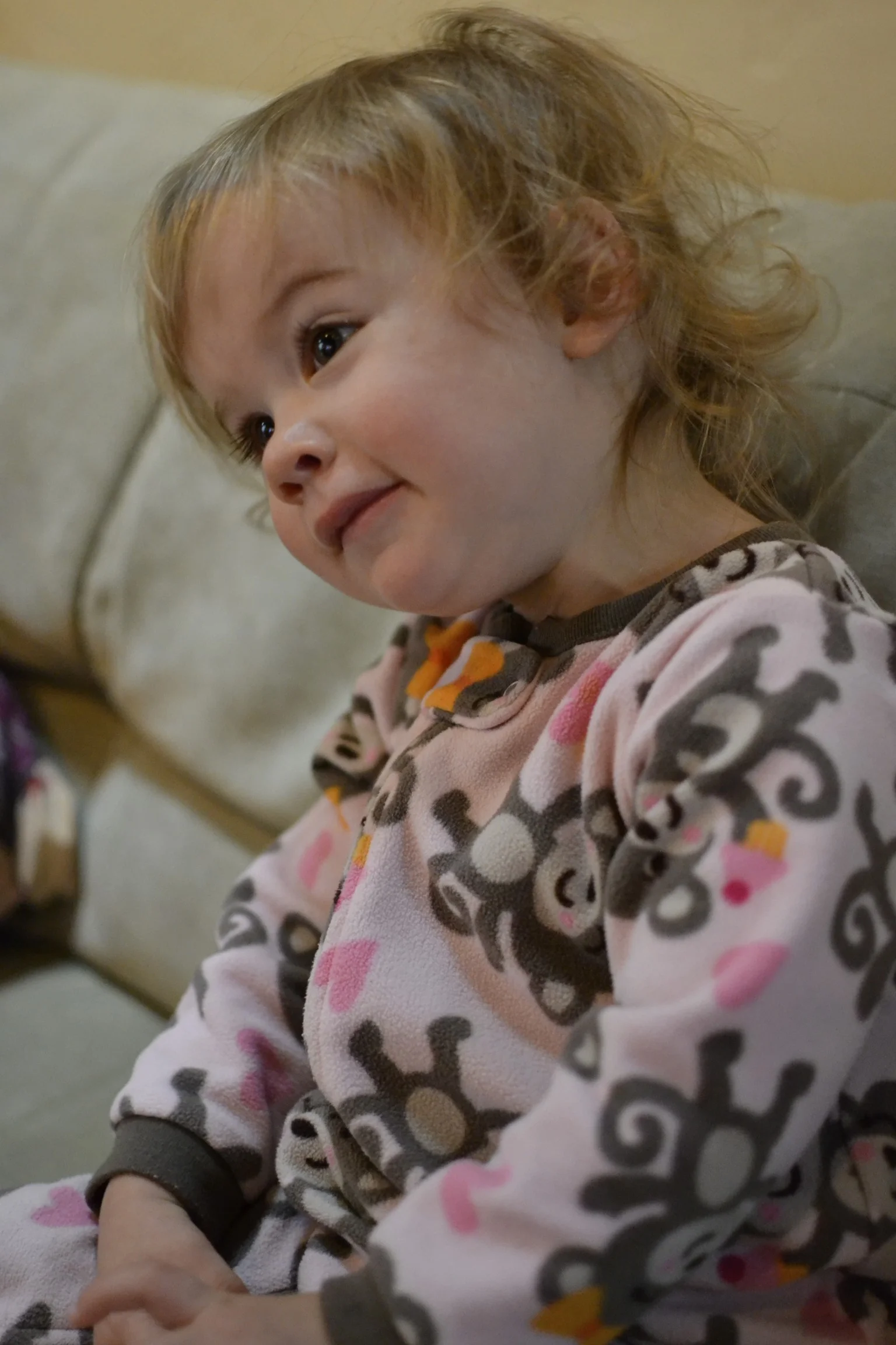 singing and watching toons