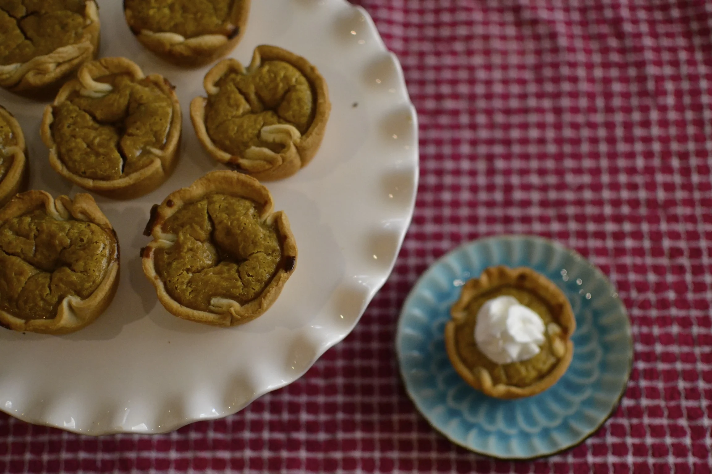 mini pumpkin pies