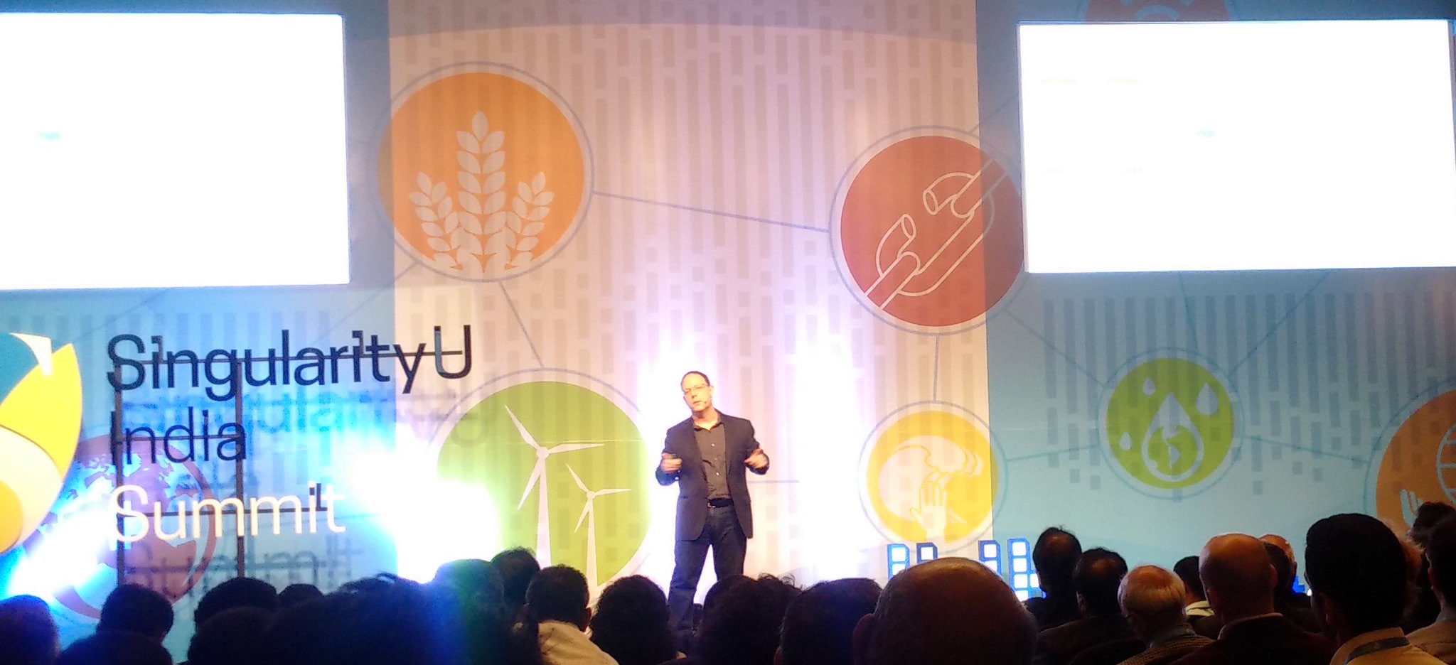 Kent Langley presenting Exponential Organizations to the 250 attendees of Singularity University's Inaugural India Summit