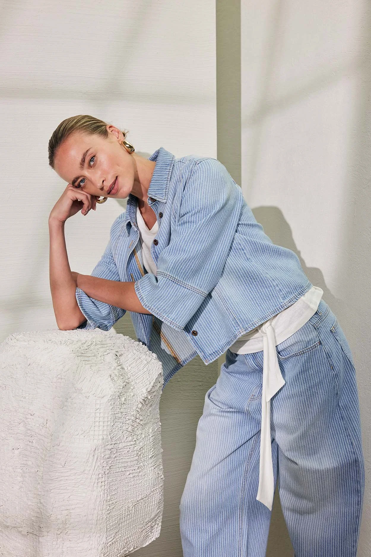 Lookbook fotografie op model in de studio Mexx SS26 07.jpg