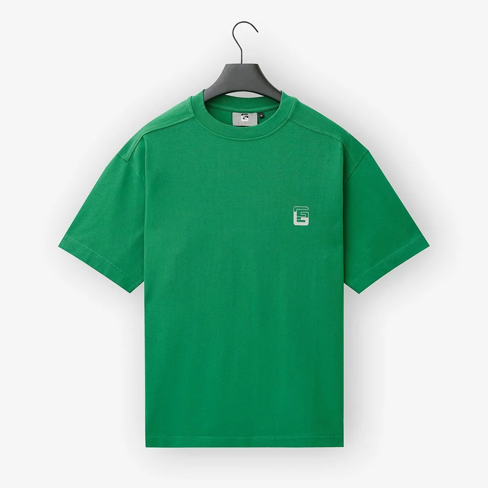 Flat lay hanger kleding Genti groen tshirt voorkant.jpg