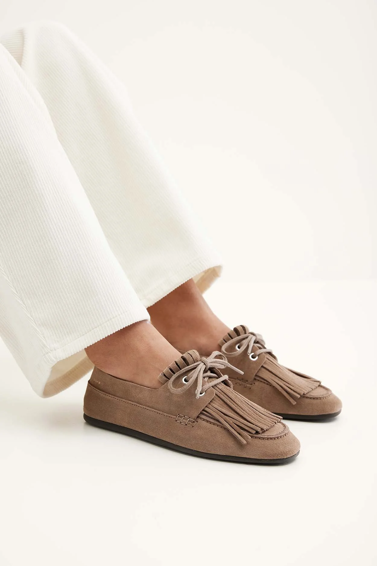 Schoenen productfotografie op model ecomm webshop Nubikk 03.jpg