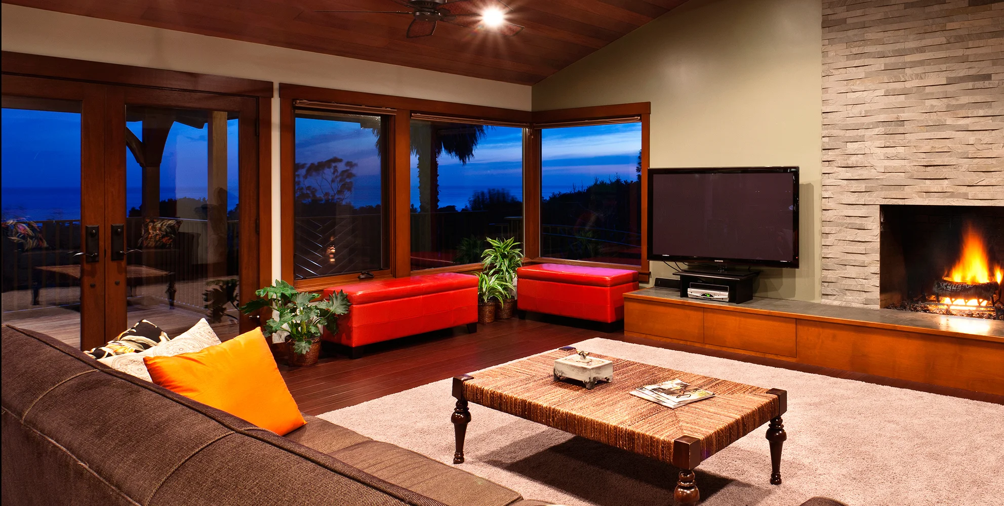 RevealWindowCleaning_Ventura_01.jpg