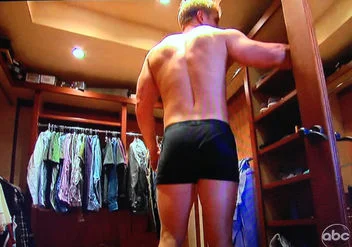 While the ladies swooned over Sean Lowe, current star of The Bachelor, I simply yawned after seeing how he needs to fill out the rest of those boxer briefs.