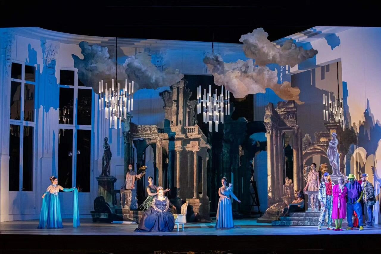 #ariadneaufnaxos #richardstrauss opens tonight at the @teatroverdits . The opera is a co-production with @comunalebologna and @teatrolafenice 

#set #setdesign #stage #stagedesign #scenografia #scenicdesign #scenography #set #opera #operadesign #juge