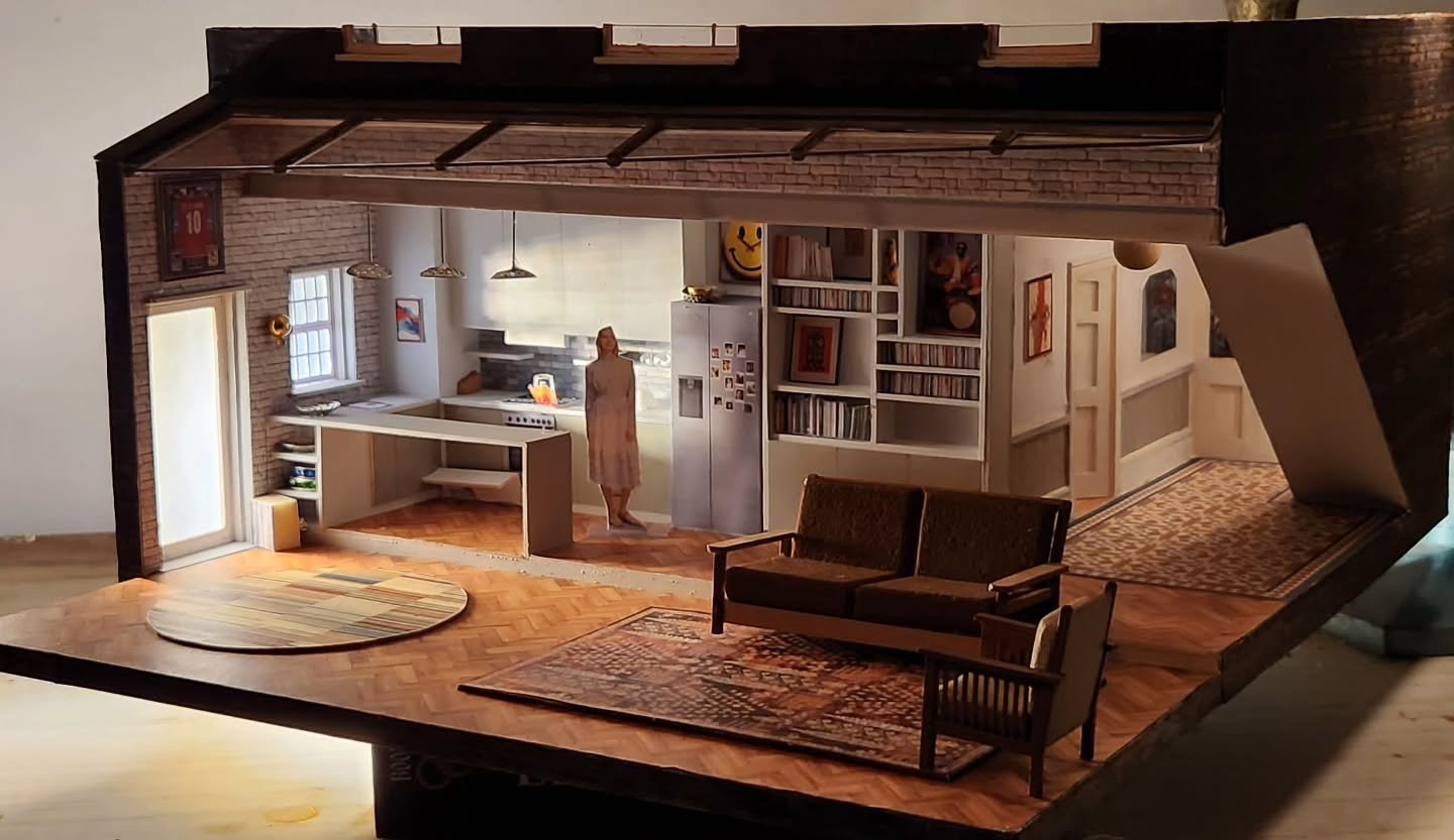 The 1:25 scale models for END - currently playing at @nationaltheatre
Cast - Clive Owen and Saskia Reeves
Written by @davideldridge 
Directed by @rachel.oriordan.2020 
Sets and costumes me

#ModelBox #SetDesign #theatredesign #nationaltheatre #interi