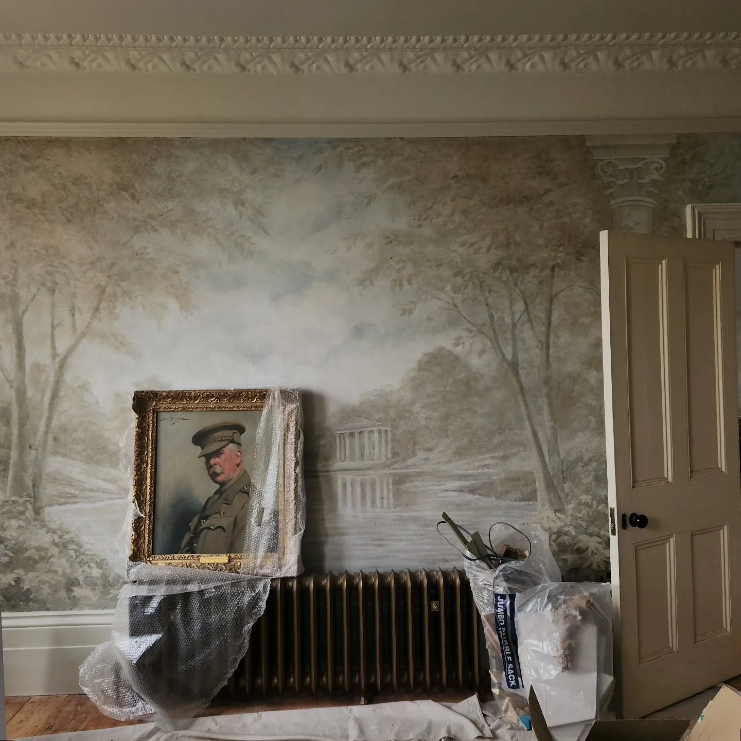 Working on the flat in Brighton in between projects.

We treated the walls a bit like a stage set &mdash; letting the architecture and landscape drift into each other.

Painted by Sarah Crane.

#interiordesign #homedecor #renovation #setdesign #brigh