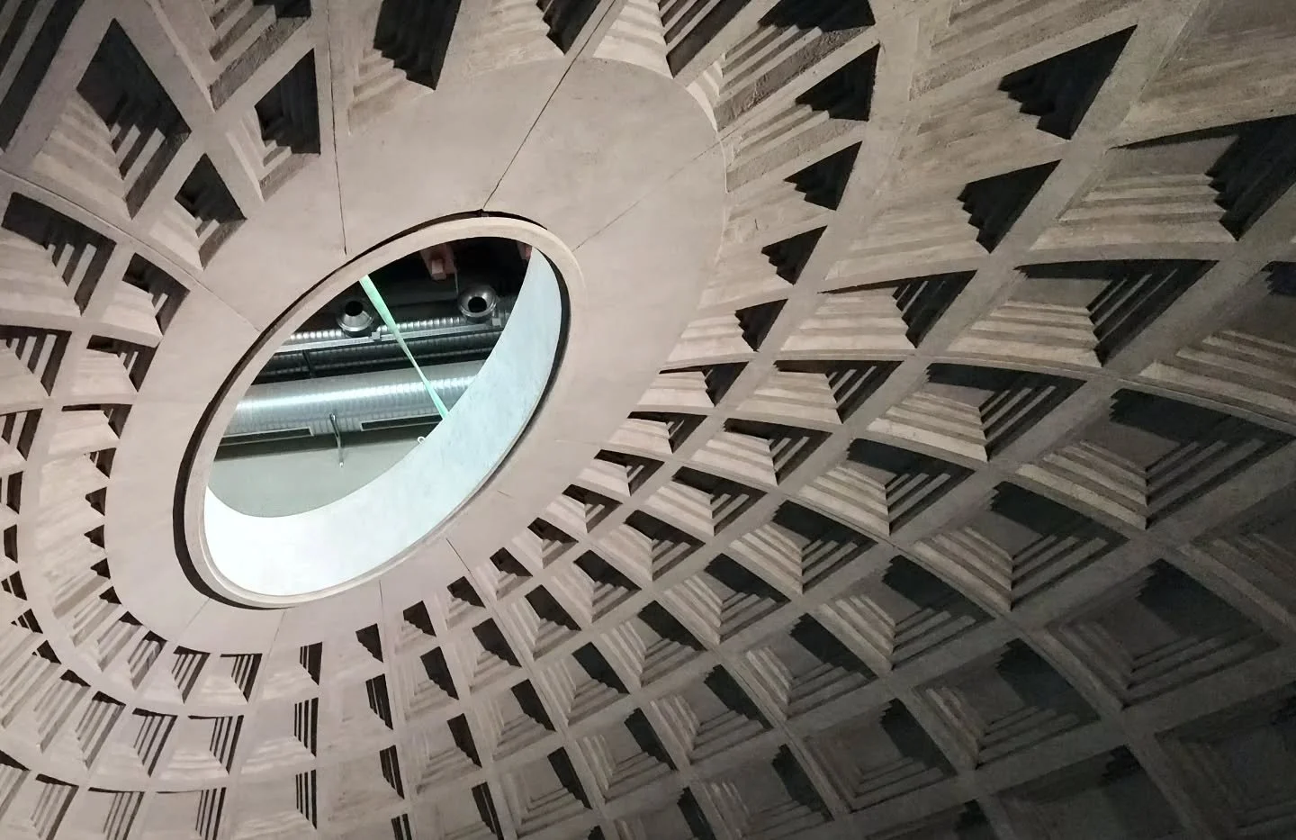 Designed for Nabucco at Teatro alla Scala:
a 16-metre wide compressed elliptical cupola inspired by the Pantheon.

The structure represents the ruined temple of the Hebrews &mdash; first encountered as a fractured remnant, before returning gradually 