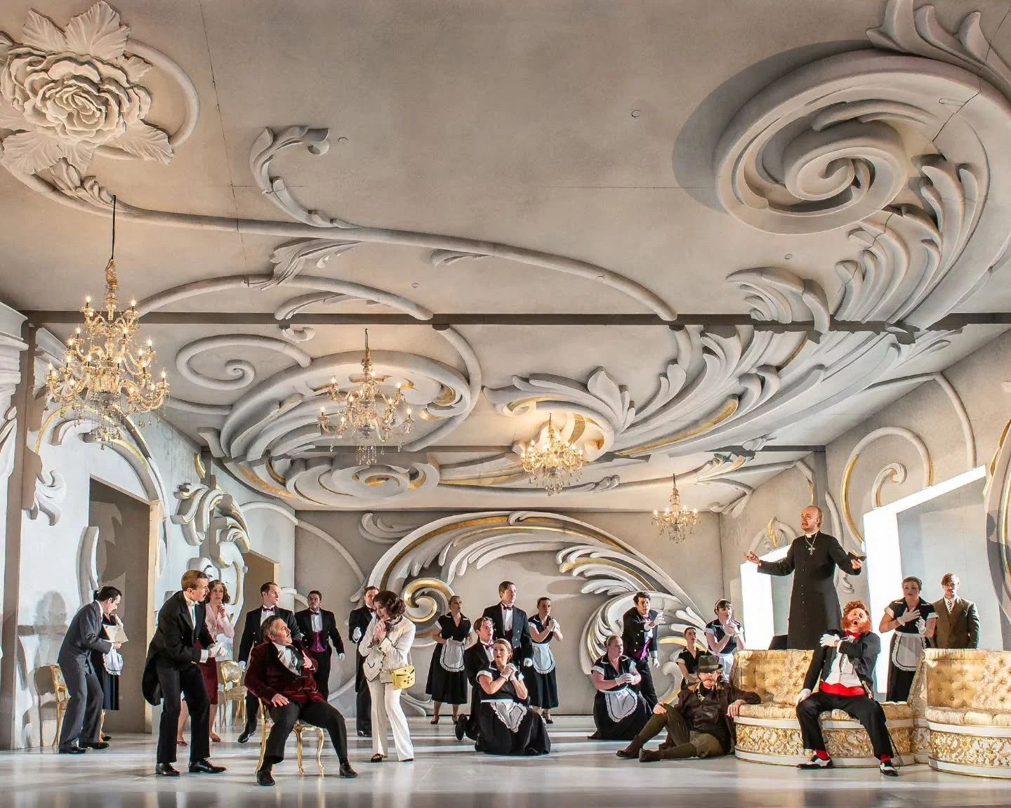Der Rosenkavalier at Garsington Opera.
For Strauss&rsquo;s extraordinary world of nostalgia, vanity and desire, Bruno Ravella and I filled the stage with giant acanthus volutes, collapsing ornament and architecture into an overblown Viennese dream.
W