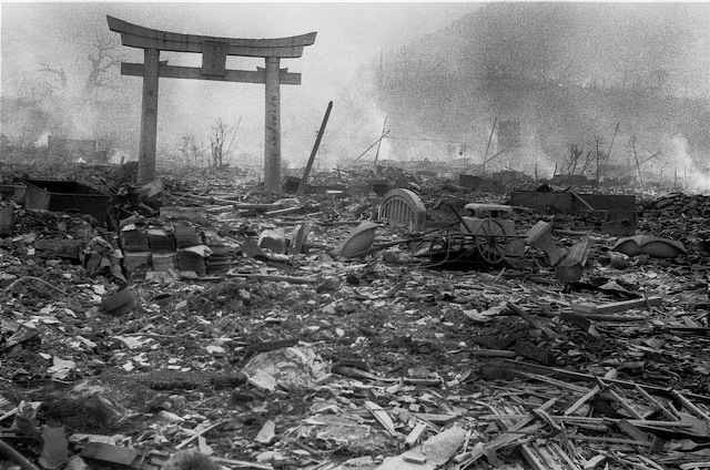 Yamahata Yôsuke, Nagasaki, 10 de Agosto 1945.