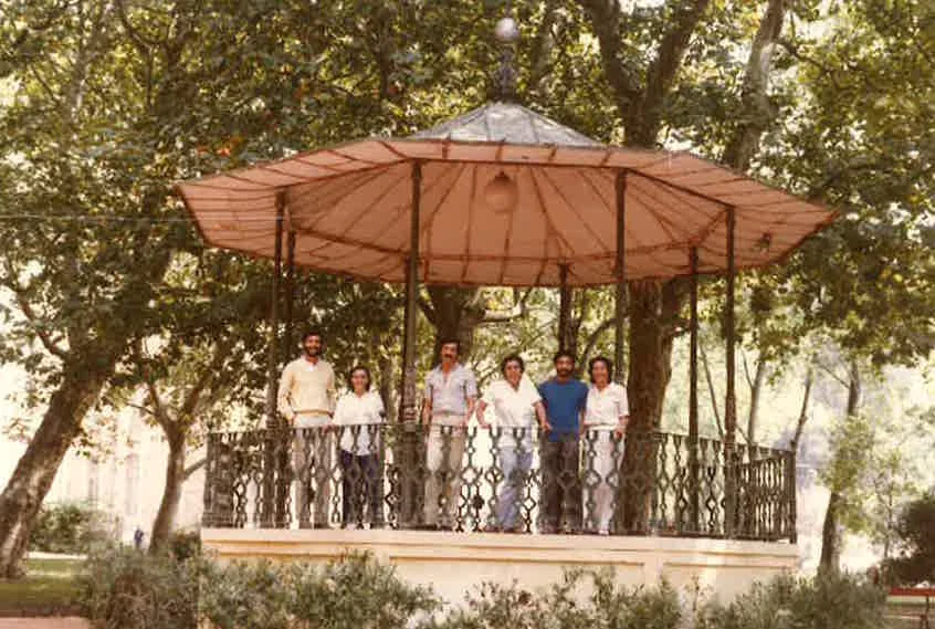 1982. Pausa durante a Intervenção de conservação e restauro da Igreja do Pópulo, Caldas da Rainha.