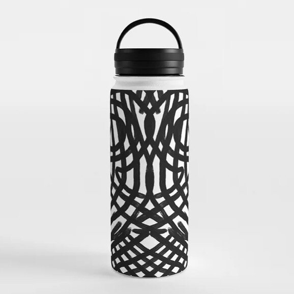 Summer heat + a cute water bottle = hydrated girl summer! #hydrate #bestwaterbottle #summeraccessories