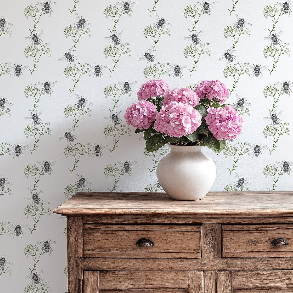 White Bee_Wallpaper_ visuallow.jpg