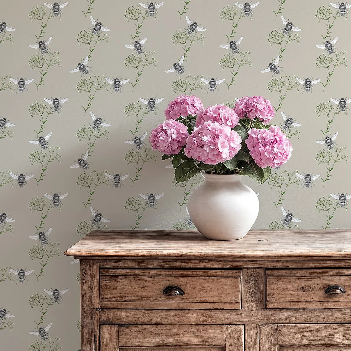 Bee Wallpaper_visuallow.jpg