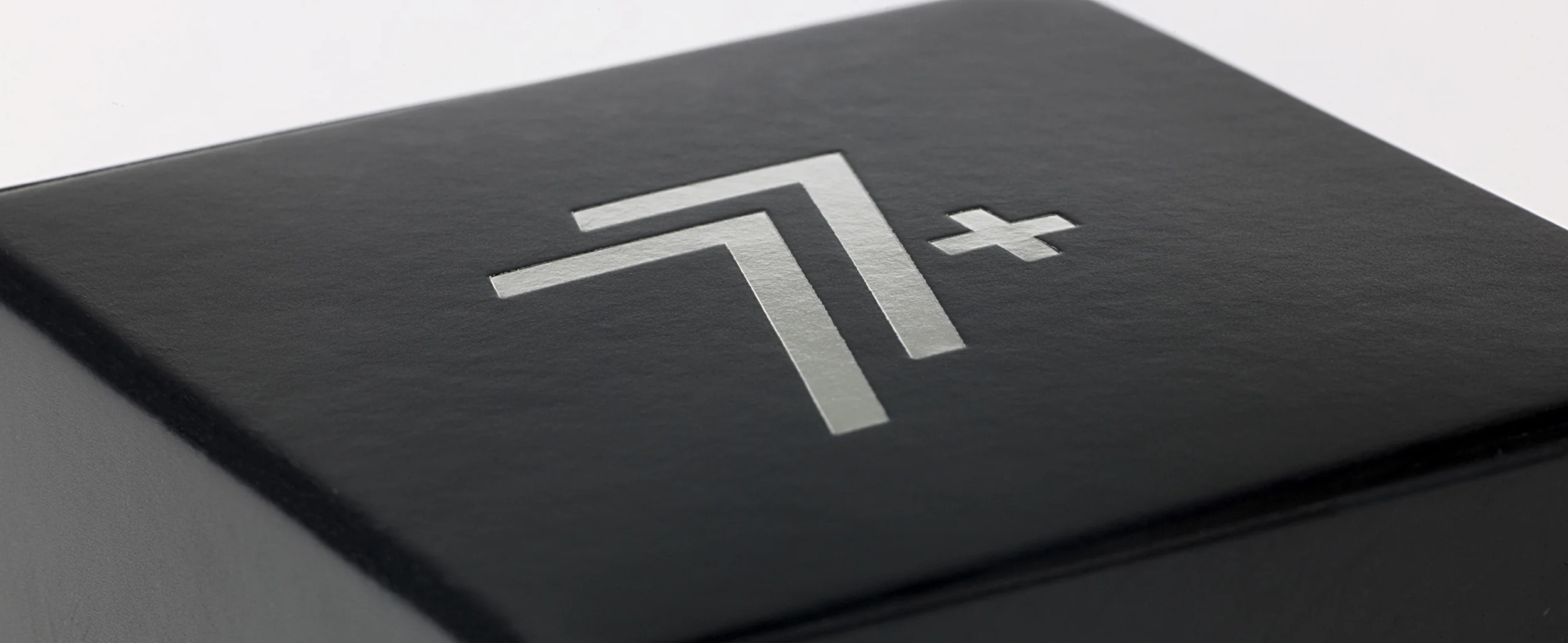Box_close_up_retouch_lores.jpg