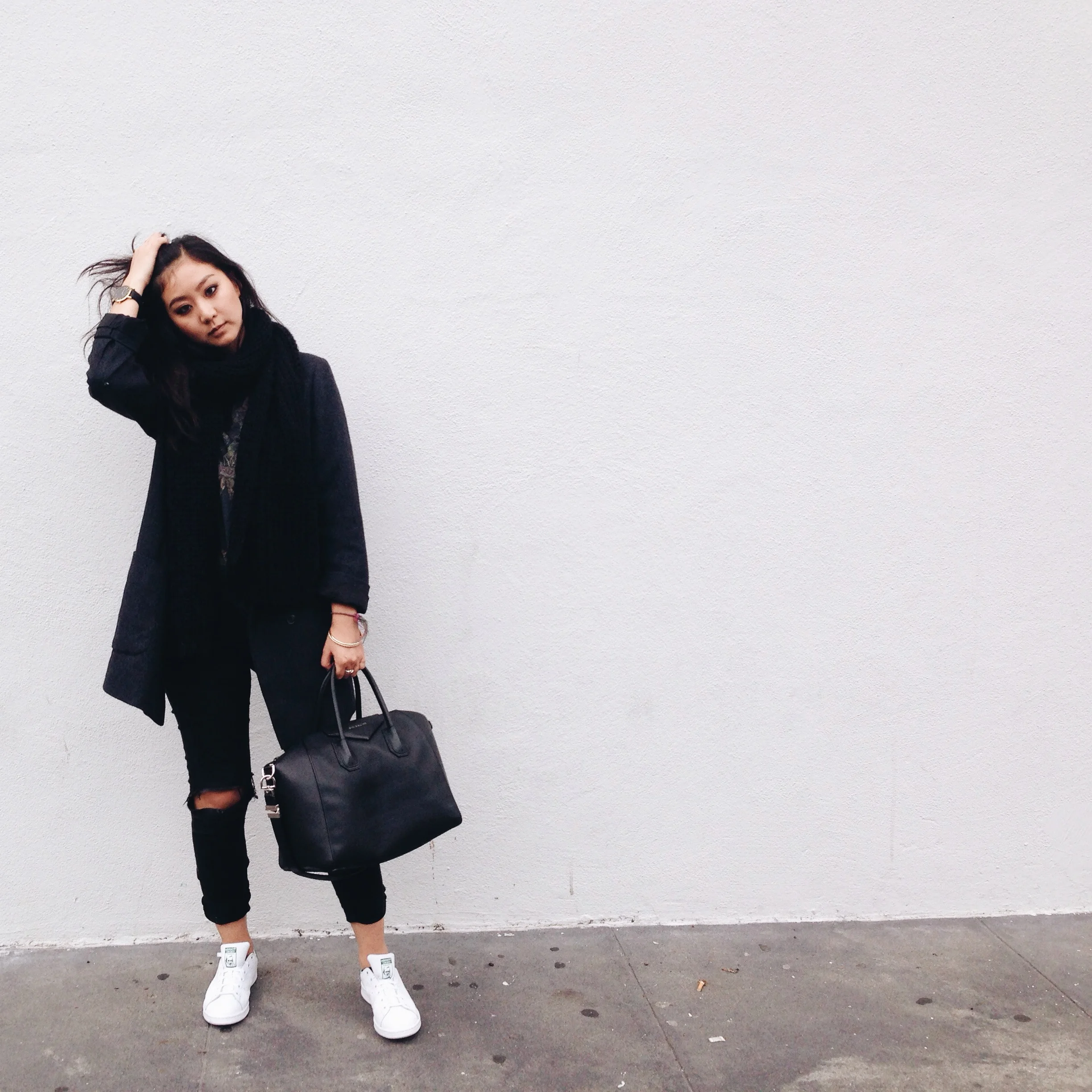 VINTAGE T-shirt (via Painted Bird ) / GAP jeggings / GIVENCHY Antigona tote / ADIDAS Stan Smith sneakers
