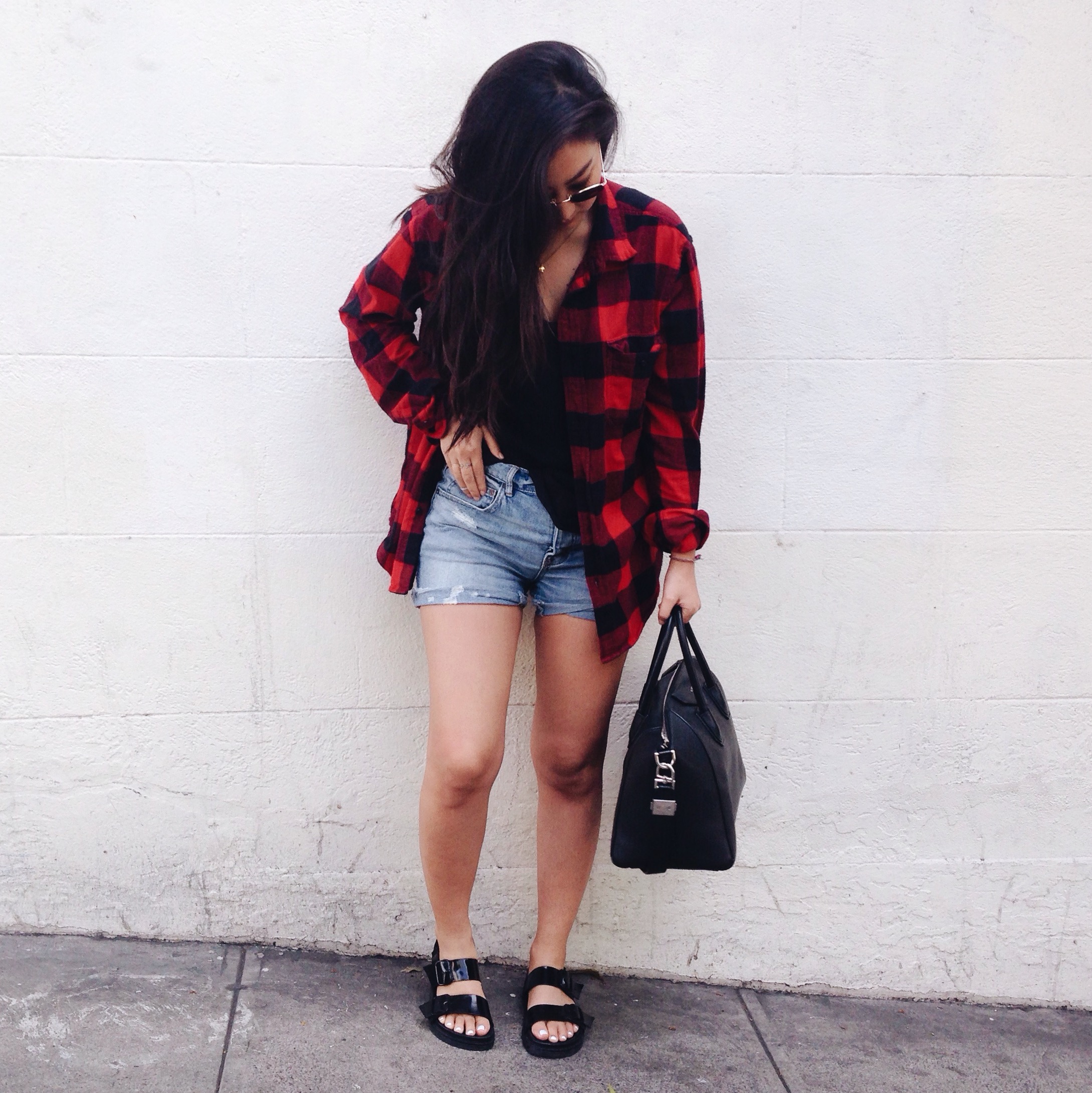 URBAN OUTFITTERS flannel shirt / FREE PEOPLE boyfriend shorts (similar here ) / ZARA sandals / JCREW cami / GIVENCHY Antigona tote