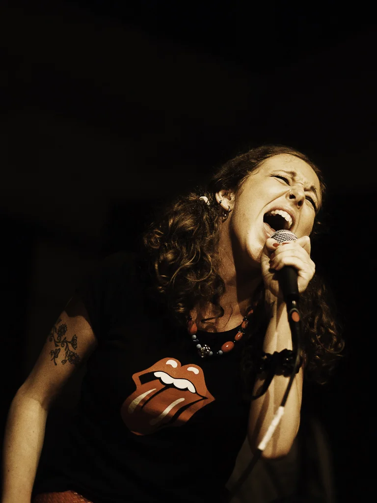 The singer Tara degl'Innocenti