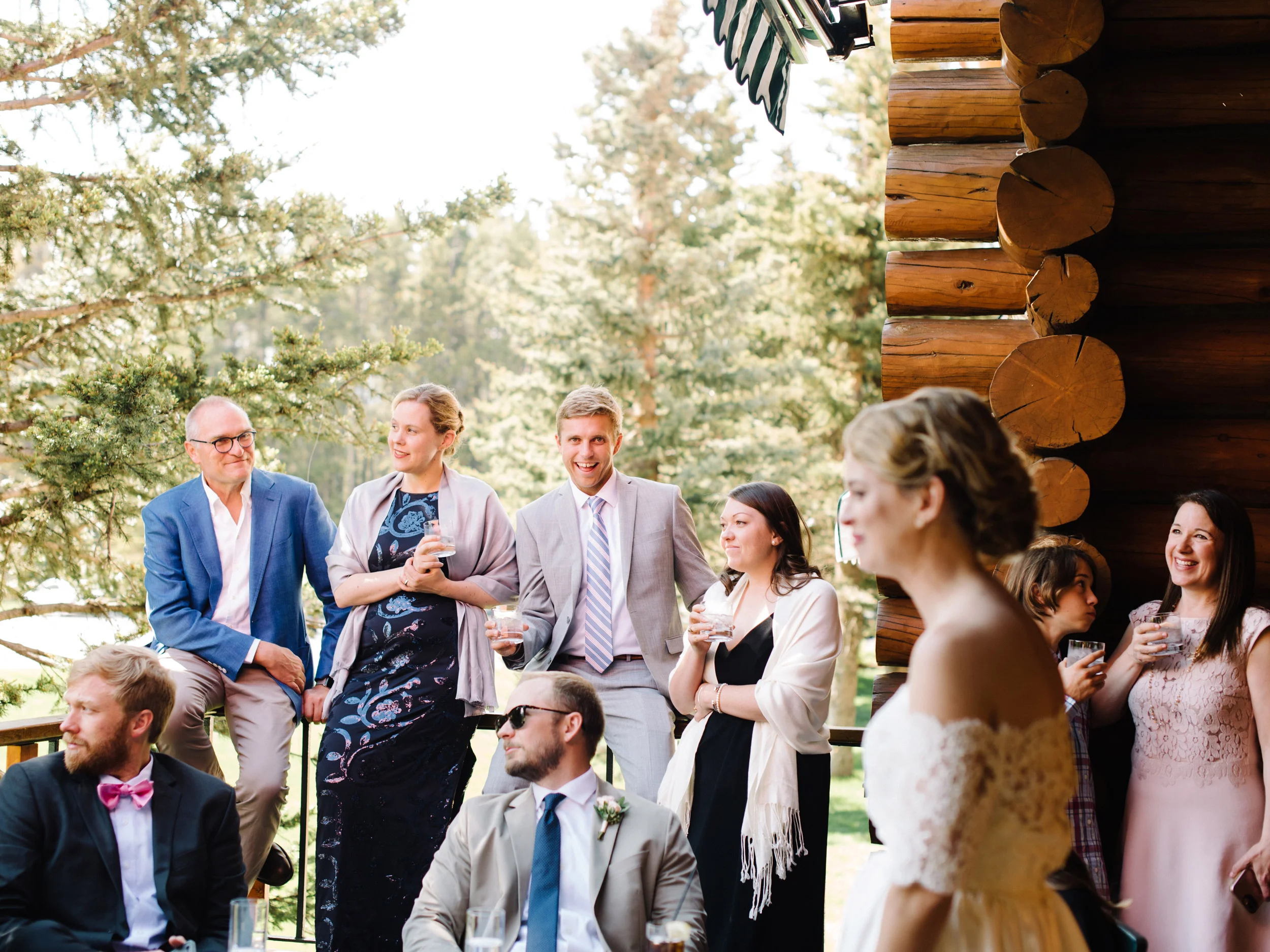 060-LakeLouiseWeddingPhotographers.jpg