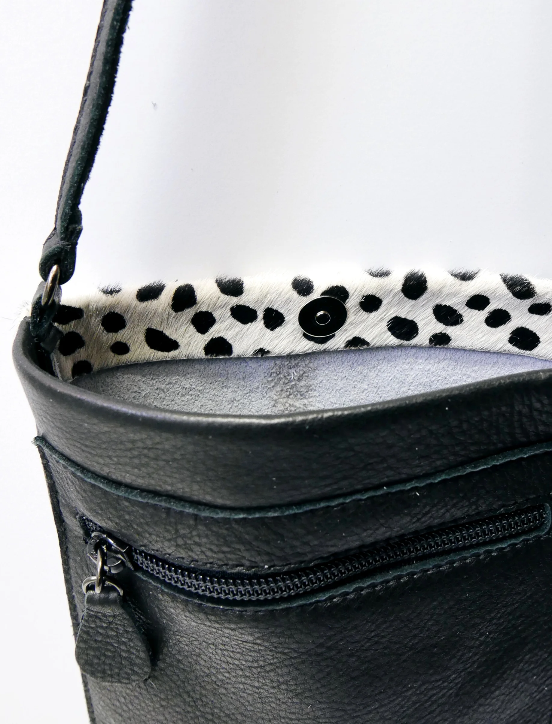 cheetah_print_snap_closure.jpg