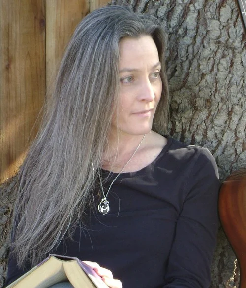 LIsa Desrochers, on Clear Eyes, Full Shelves