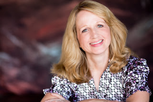 Lisa Schroeder - Guest on the Clear Eyes, Full Shelves Podcast