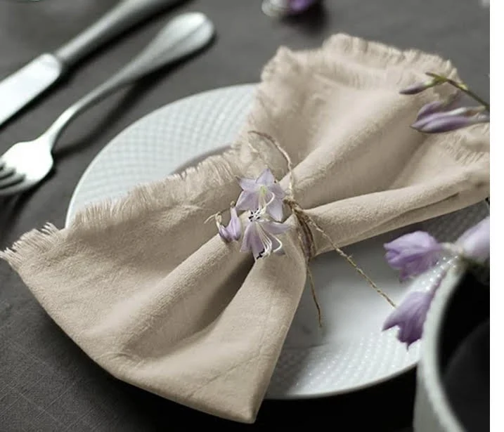 CREAM FRINGE NAPKIN