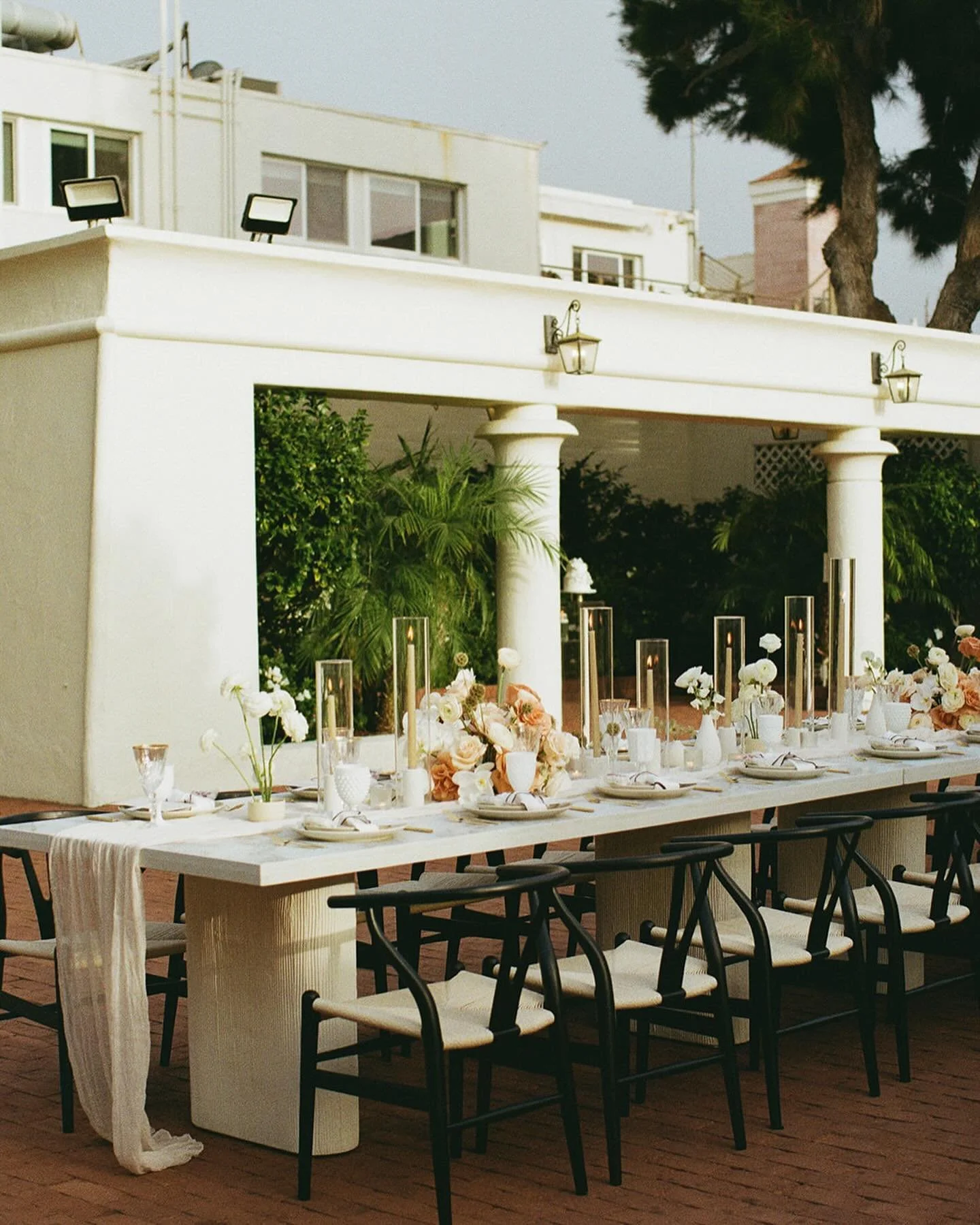 One of our favorites from @darlington_house ! We had a lot of fun coming up with the design with Renalyn at @oncloud9_events . All the plates and florals paired beautifully with the marble tabletop! Looking forward to seeing some festive weddings com