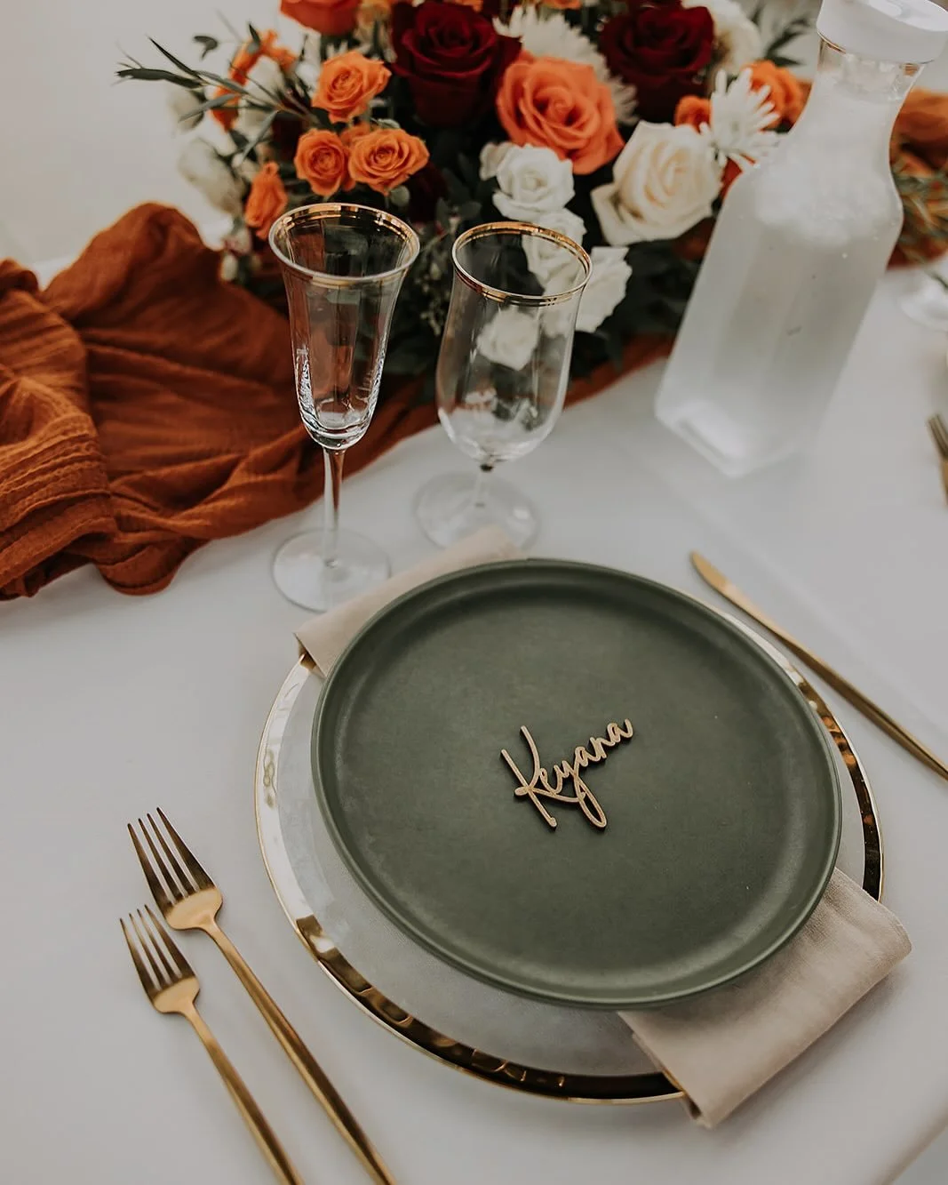 The gold and green are so lovely when paired with the gorgeous outdoor venue at @rivergardenweddings !

Venue | @rivergardenweddings 
Wedding planner | @arenlace 
Florist | @sweetstemsflorist 
Photographer | @joiedevivrephotography 
Reception music |