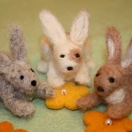 Sweet Needle Felted Bunnies - free tutorial!