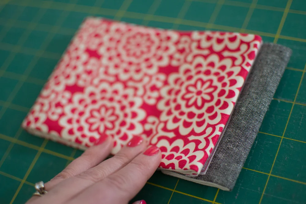 How to Sew a Fold and Stitch Wallet {free sewing tutorial} — SewCanShe