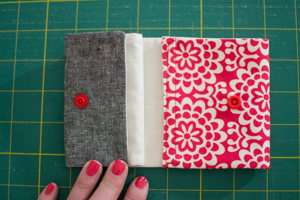 How to Sew a Fold and Stitch Wallet {free sewing tutorial} — SewCanShe