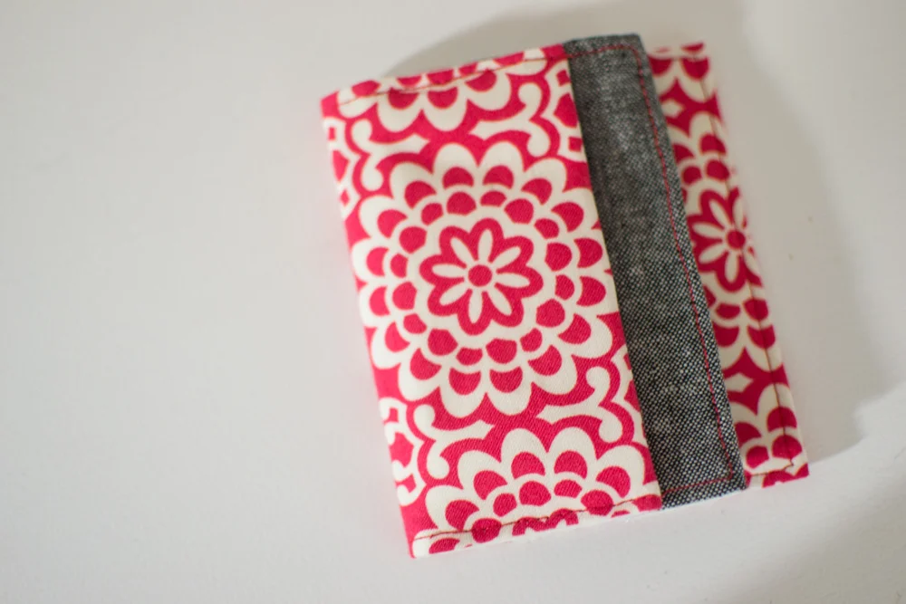 How to Sew a Fold and Stitch Wallet {free sewing tutorial} — SewCanShe