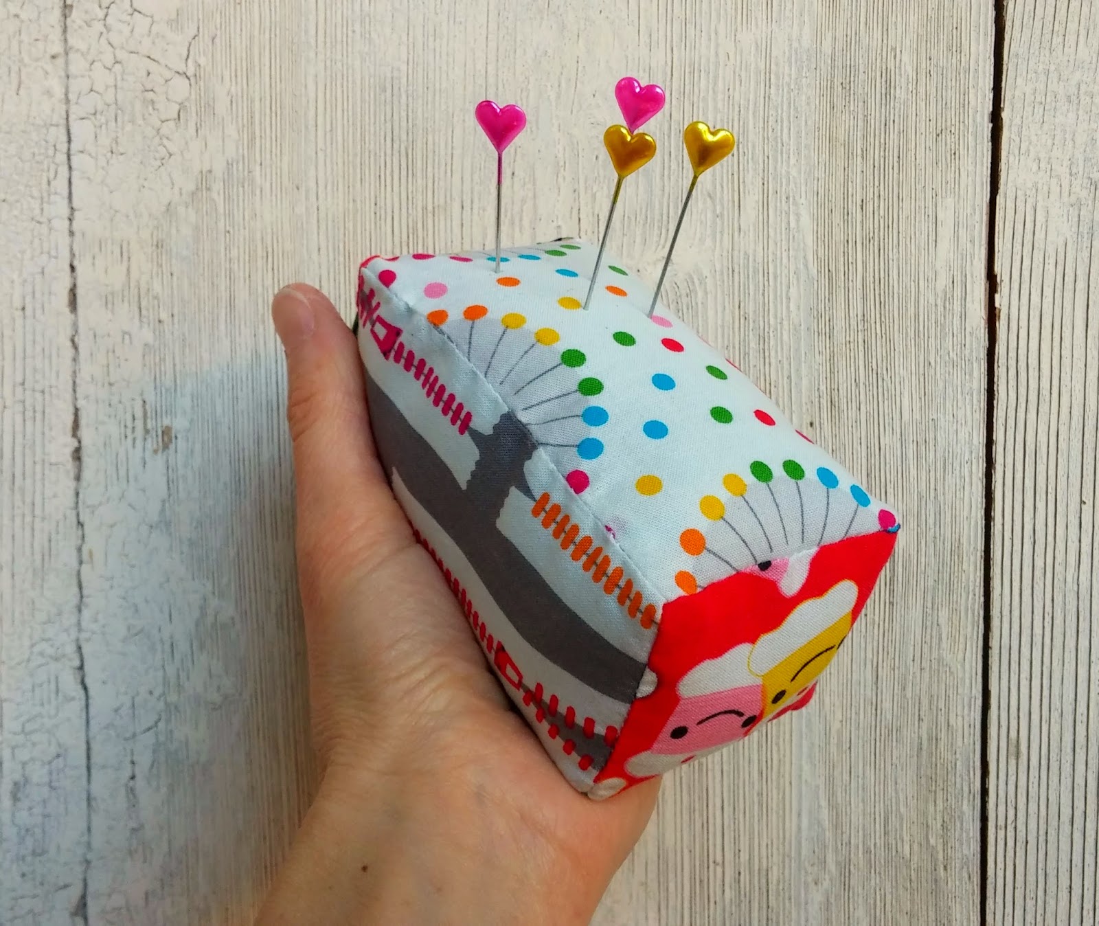 How to Sew a Boxy Magnetic Pin Cushion